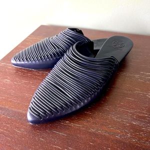 Size 5.5 Navy Torch Burch slip on